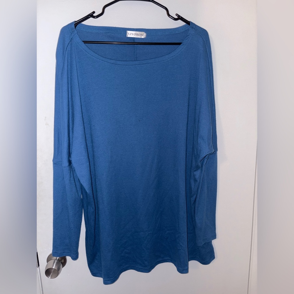 Elegant Blue Crew Neck Sweater